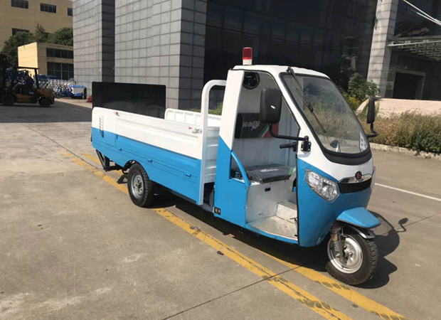 电动三轮六桶驳运车.jpg