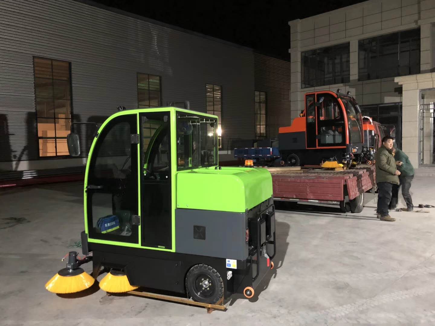 湖北电动扫地车.jpg 湖北电动扫地车.jpg