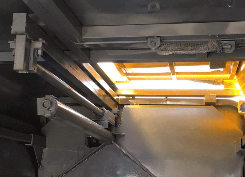 电动侧吊桶车.gif 电动侧吊桶车.gif