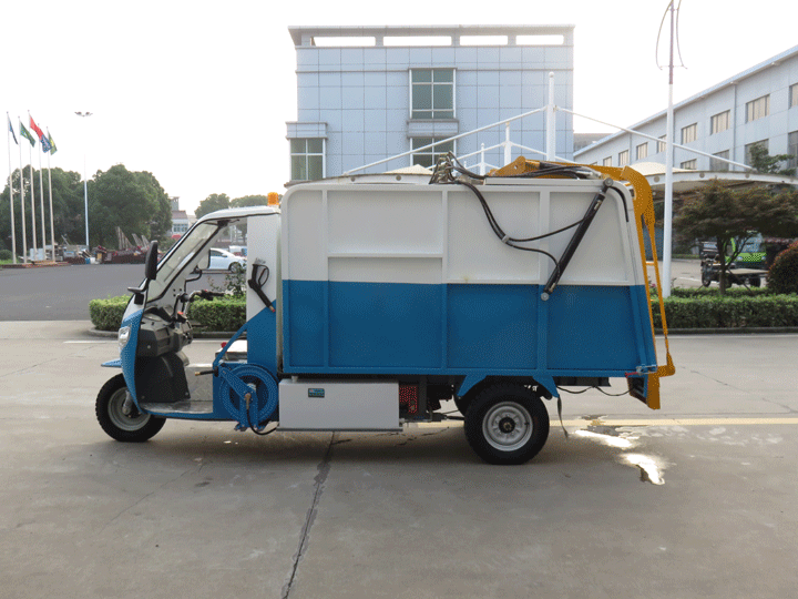 后装挂桶垃圾车.gif 后装挂桶垃圾车.gif