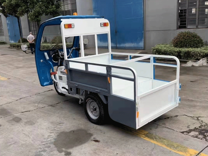 电动垃圾分类收集车.gif 电动垃圾分类收集车.gif