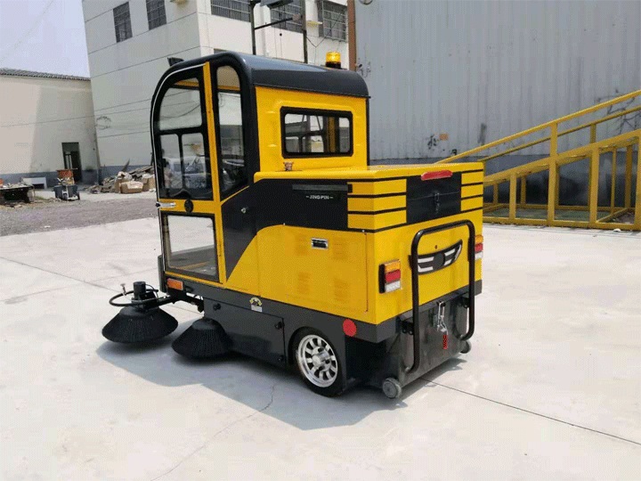 五刷扫地车.jpg 五刷扫地车.jpg