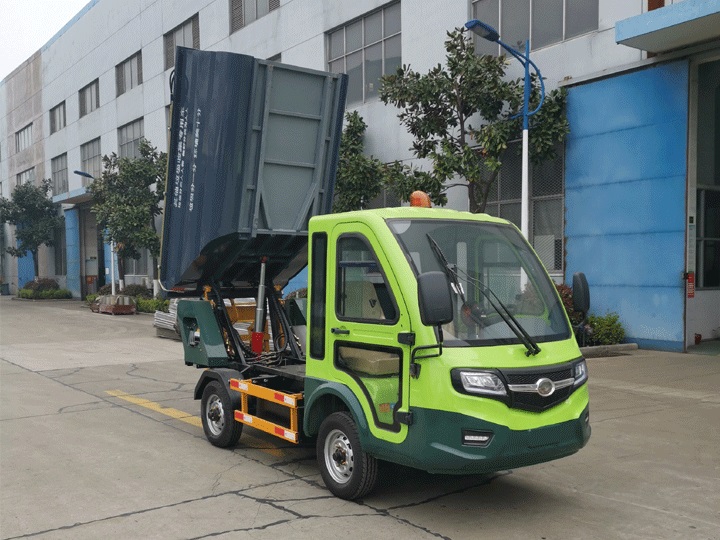 后翻桶清运车.jpg 后翻桶清运车.jpg