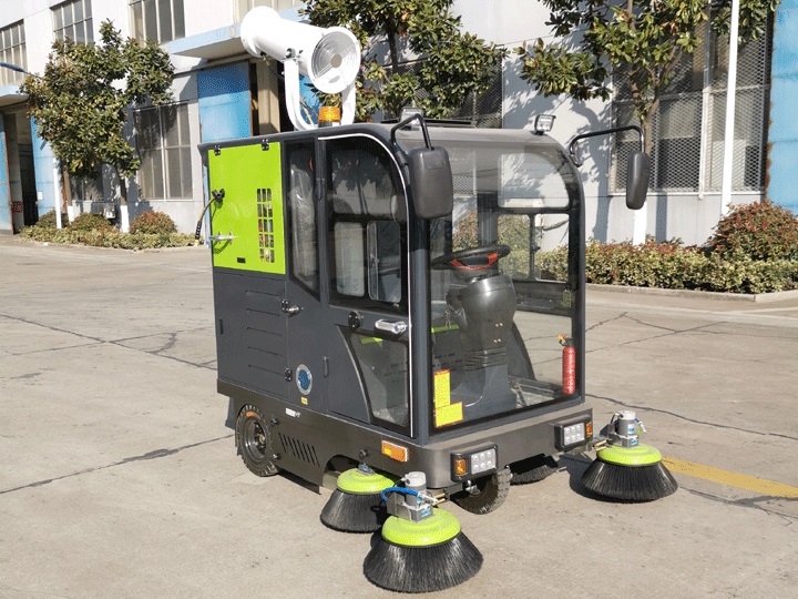 高压清洗款扫地车.jpg