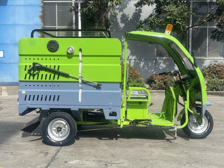 小型高压冲洗车.jpg 小型高压冲洗车.jpg